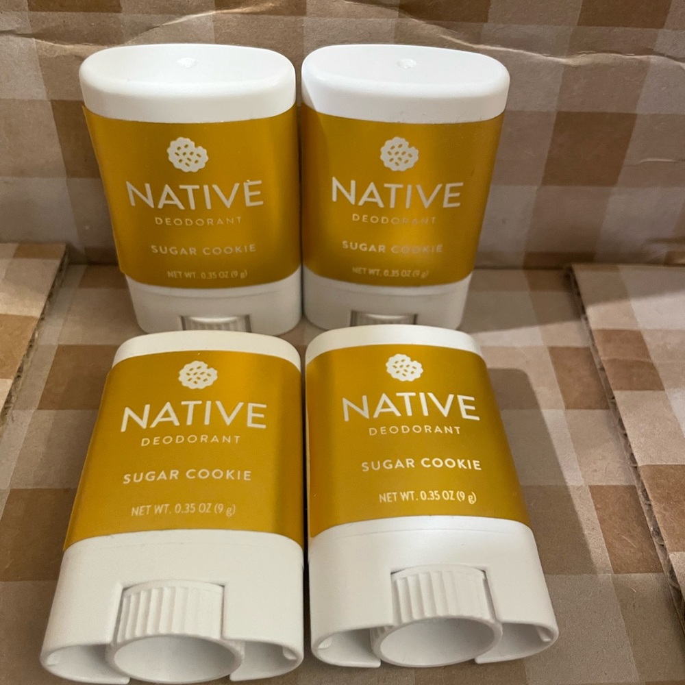 Native Sugar Cookie Deodorant Sticks - Yellow & White (Set of 4)